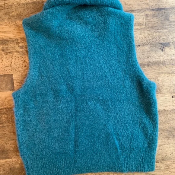 Teal Sleeveless Turtleneck Sweater - Picture 7 of 7